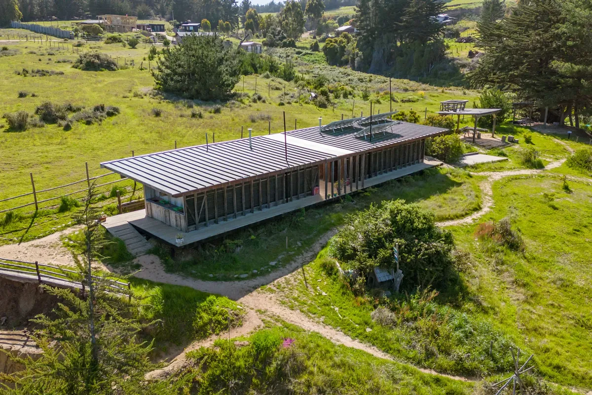 Olas de Chile Ecocamp — camping ecológico en Punta de Lobos